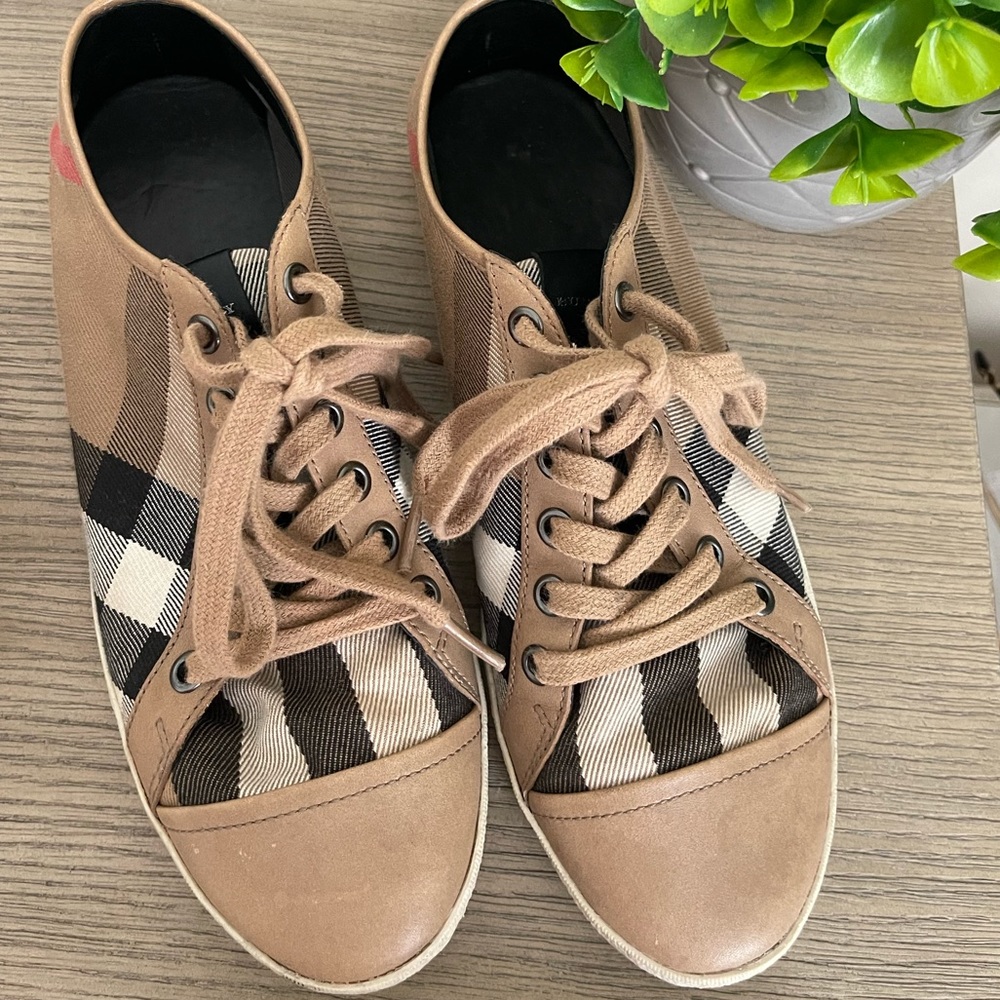 Burberry sneakers